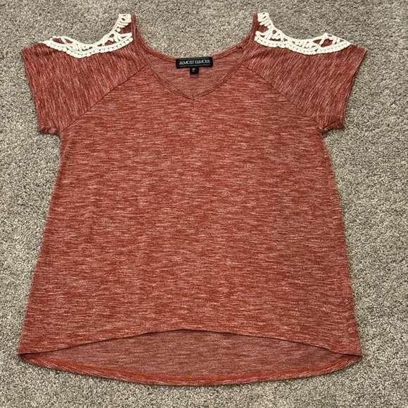 Almost Famous Red/Orange Heather Open Shoulder Hi-Lo Top - Picture 1 of 8